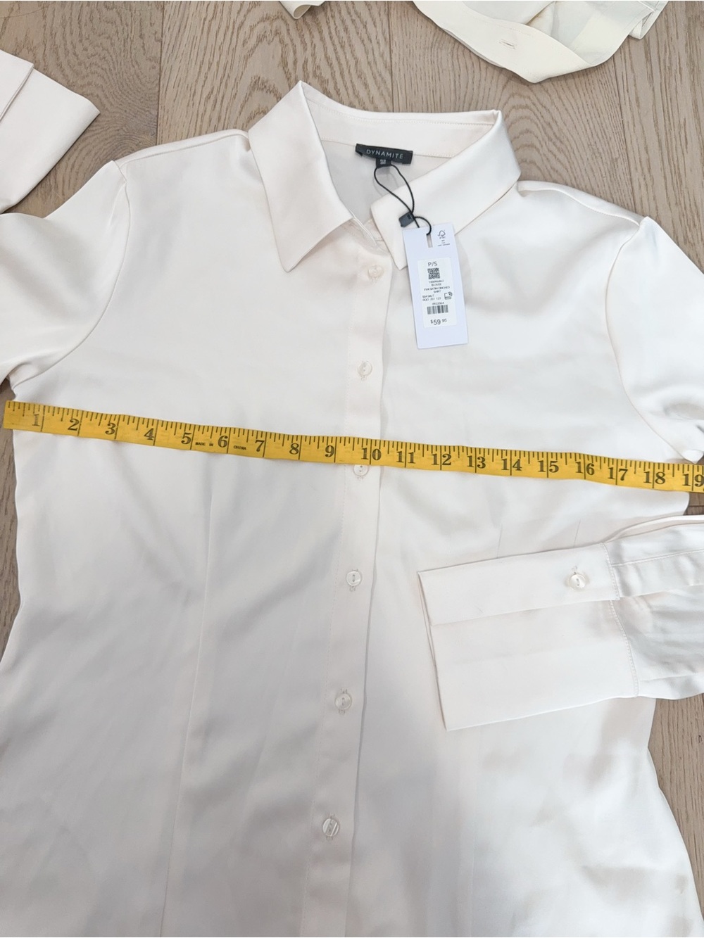 NWT 100096863 Dynamite Eva satin cinched shirt see salt S - Picture 3 of 5